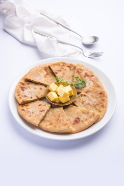 Aloo paratha ya da Gobi paratha olarak da bilinir. Hindistan 'ın alt kıtasından gelen patates ya da karnabahar dolması.