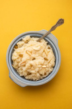 Suji ka halwa ya da rava sheera ya da ravyacha shira tatlı olarak sunulan bir Hint yemeğidir..