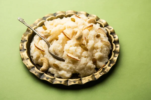 Suji ka halwa ya da rava sheera ya da ravyacha shira tatlı olarak sunulan bir Hint yemeğidir..