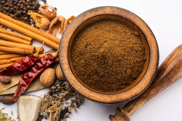 Ινδική Σκόνη Garam Masala Και Πολύχρωμα Μπαχαρικά Επιλεκτική Εστίαση — Φωτογραφία Αρχείου