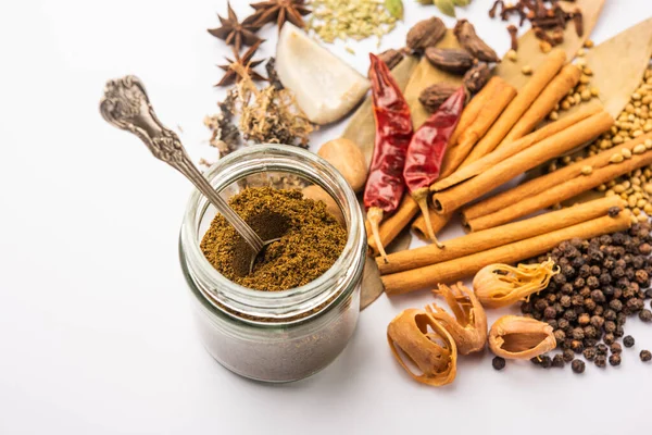 Indiase Garam Masala Poeder Kleurrijke Specerijen Selectieve Focus — Stockfoto