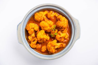 Chapati ya da Paratha ile Aloo Gobi Masala körisi