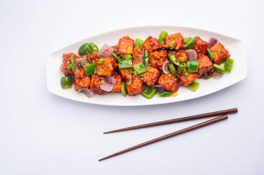 Chili paneer kurutma süzme peynir, Hint Çin yemeği kullanılarak yapılır.