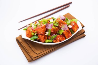 Chili paneer kurutma süzme peynir, Hint Çin yemeği kullanılarak yapılır.
