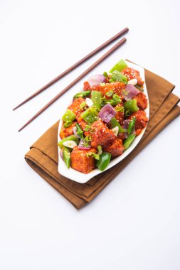 Chili paneer kurutma süzme peynir, Hint Çin yemeği kullanılarak yapılır.