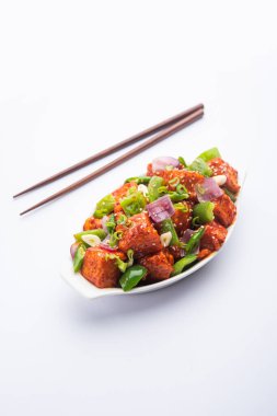 Chili paneer kurutma süzme peynir, Hint Çin yemeği kullanılarak yapılır.