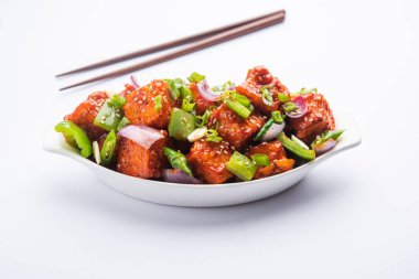 Chili paneer kurutma süzme peynir, Hint Çin yemeği kullanılarak yapılır.
