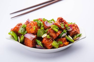 Chili paneer kurutma süzme peynir, Hint Çin yemeği kullanılarak yapılır.