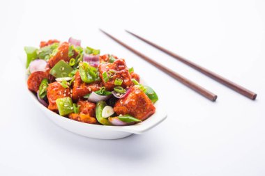 Chili paneer kurutma süzme peynir, Hint Çin yemeği kullanılarak yapılır.