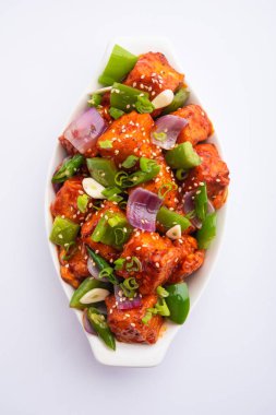 Chili paneer kurutma süzme peynir, Hint Çin yemeği kullanılarak yapılır.