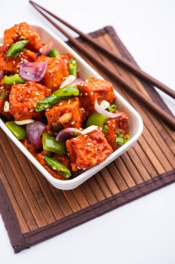 Chili paneer kurutma süzme peynir, Hint Çin yemeği kullanılarak yapılır.