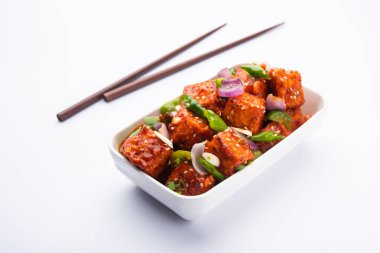 Chili paneer kurutma süzme peynir, Hint Çin yemeği kullanılarak yapılır.