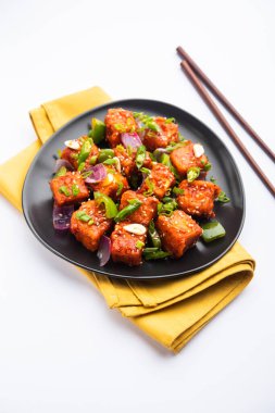 Chili paneer kurutma süzme peynir, Hint Çin yemeği kullanılarak yapılır.