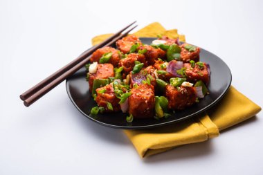 Chili paneer kurutma süzme peynir, Hint Çin yemeği kullanılarak yapılır.