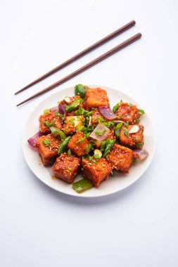 Chili paneer kurutma süzme peynir, Hint Çin yemeği kullanılarak yapılır.