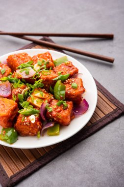 Chili paneer kurutma süzme peynir, Hint Çin yemeği kullanılarak yapılır.