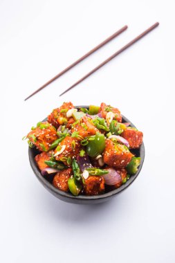 Chili paneer kurutma süzme peynir, Hint Çin yemeği kullanılarak yapılır.