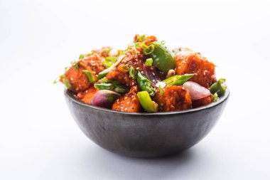 Chili paneer kurutma süzme peynir, Hint Çin yemeği kullanılarak yapılır.