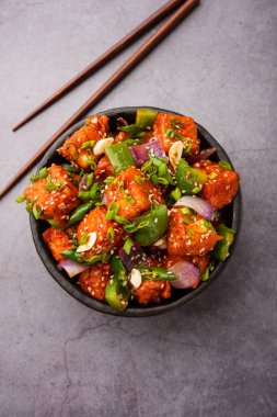 Chili paneer kurutma süzme peynir, Hint Çin yemeği kullanılarak yapılır.
