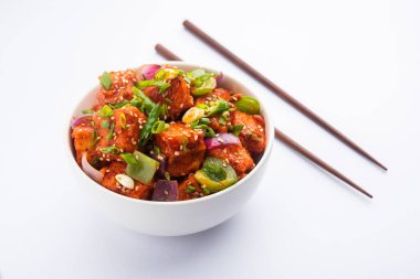 Chili paneer kurutma süzme peynir, Hint Çin yemeği kullanılarak yapılır.
