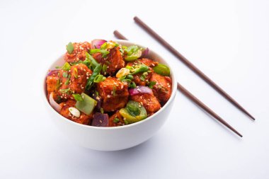 Chili paneer kurutma süzme peynir, Hint Çin yemeği kullanılarak yapılır.