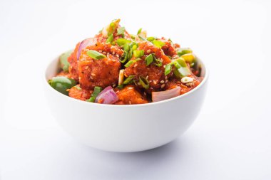 Chili paneer kurutma süzme peynir, Hint Çin yemeği kullanılarak yapılır.