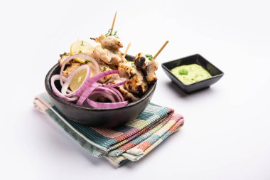 Malai tavuğu ya da murgh malai ağız sulandıran sulu ızgara tavuk tarifidir.