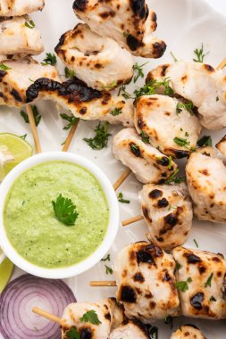 Malai tavuğu ya da murgh malai ağız sulandıran sulu ızgara tavuk tarifidir.