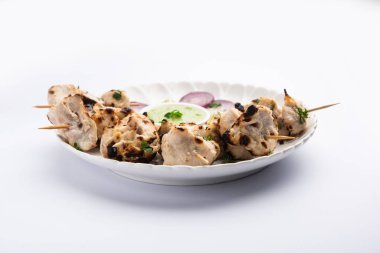 Malai tavuğu ya da murgh malai ağız sulandıran sulu ızgara tavuk tarifidir.