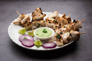 Malai tavuğu ya da murgh malai ağız sulandıran sulu ızgara tavuk tarifidir.