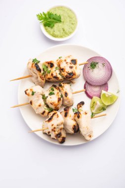 Malai tavuğu ya da murgh malai ağız sulandıran sulu ızgara tavuk tarifidir.