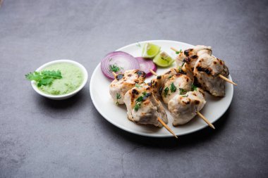 Malai tavuğu ya da murgh malai ağız sulandıran sulu ızgara tavuk tarifidir.