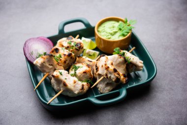 Malai tavuğu ya da murgh malai ağız sulandıran sulu ızgara tavuk tarifidir.