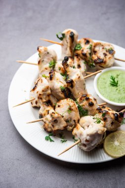 Malai tavuğu ya da murgh malai ağız sulandıran sulu ızgara tavuk tarifidir.