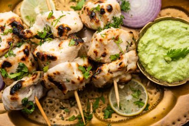 Malai tavuğu ya da murgh malai ağız sulandıran sulu ızgara tavuk tarifidir.