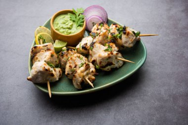 Malai tavuğu ya da murgh malai ağız sulandıran sulu ızgara tavuk tarifidir.