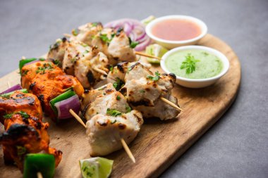 Malai tavuğu ya da murgh malai ağız sulandıran sulu ızgara tavuk tarifidir.