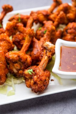 Tavuk lolipop Hint Çin aperatifi. Fransız tavuk kanadı.