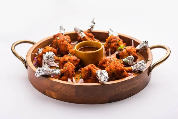 Tavuk lolipop Hint Çin aperatifi. Fransız tavuk kanadı.