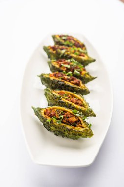 Bharwa karela masala kızartması ya da doldurulmuş kavun tarifi.