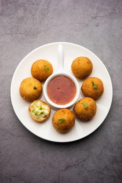 Jalapeno Cheese Balls Poppers Served Tomato Ketchup — Stock Photo, Image