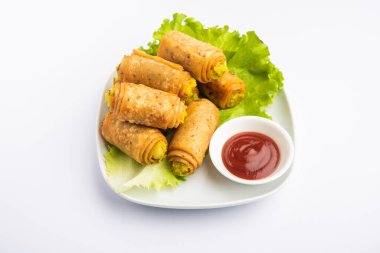 Patatesli Samosa ve püre.