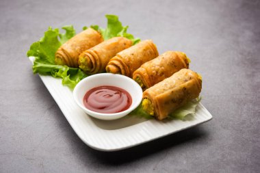 Patatesli Samosa ve püre.