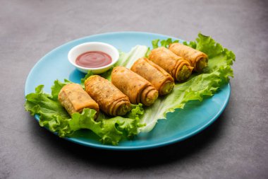 Patatesli Samosa ve püre.