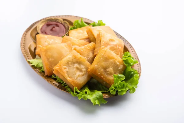 Samosa Cinese Vegetale Una Forma Quadrata Uno Spuntino Fritto Profondità — Foto Stock