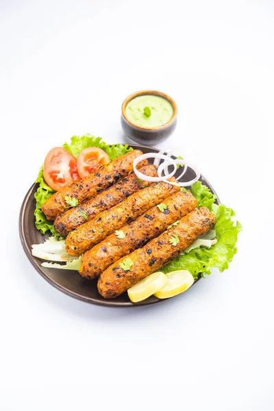 Seekh Kabab Γίνεται Κιμά Κοτόπουλο Αρνί Keema Σερβίρεται Πράσινο Chutney — Φωτογραφία Αρχείου