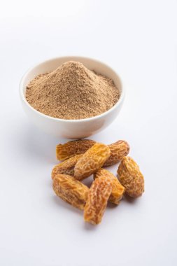 Kurutulmuş khajoor veya kharik 'ten yapılmış hurma tozu