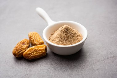 Kurutulmuş khajoor veya kharik 'ten yapılmış hurma tozu