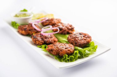 Tunde Ke Kebap (ayrıca Buffalo, tavuk veya et galouti kebabı olarak da bilinir) Hindistan 'da popüler olan kıymalı etten yapılan yumuşak bir yemektir.