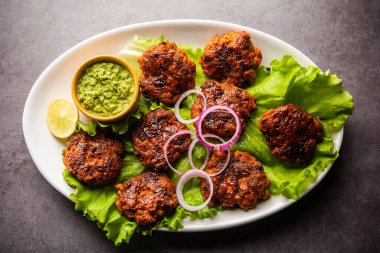 Tunde Ke Kebap (ayrıca Buffalo, tavuk veya et galouti kebabı olarak da bilinir) Hindistan 'da popüler olan kıymalı etten yapılan yumuşak bir yemektir.